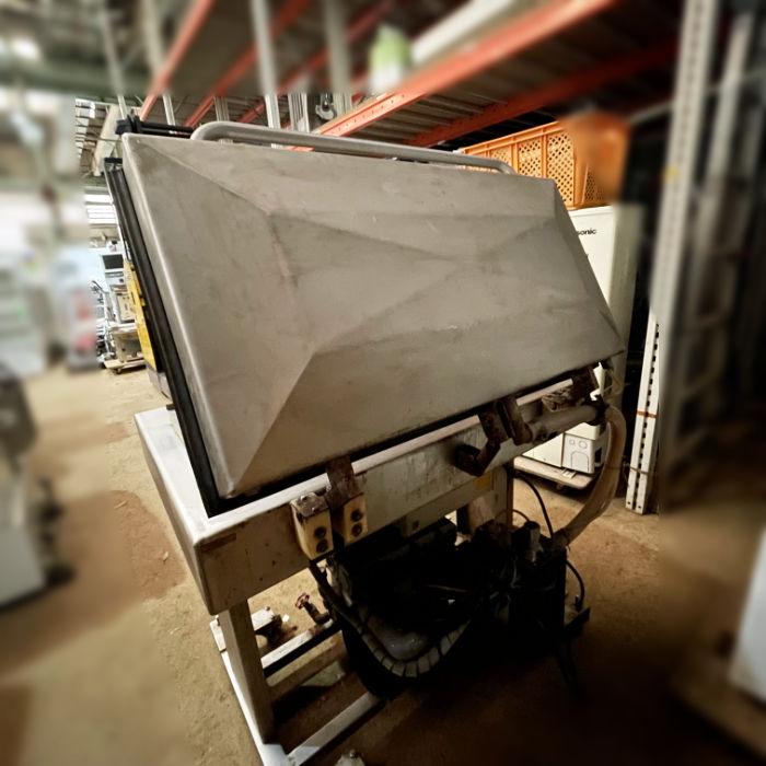 送料無料】真空包装機 TVS-9400 (株) 西原製作所 2016年 中古 送料無料】真空包装機 TVS-9400 (株) 西原製作所 2016年 中古