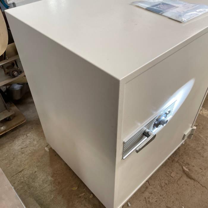 送料無料】耐火金庫 ダイヤル式 データセイフ D-22c クマヒラ 中古