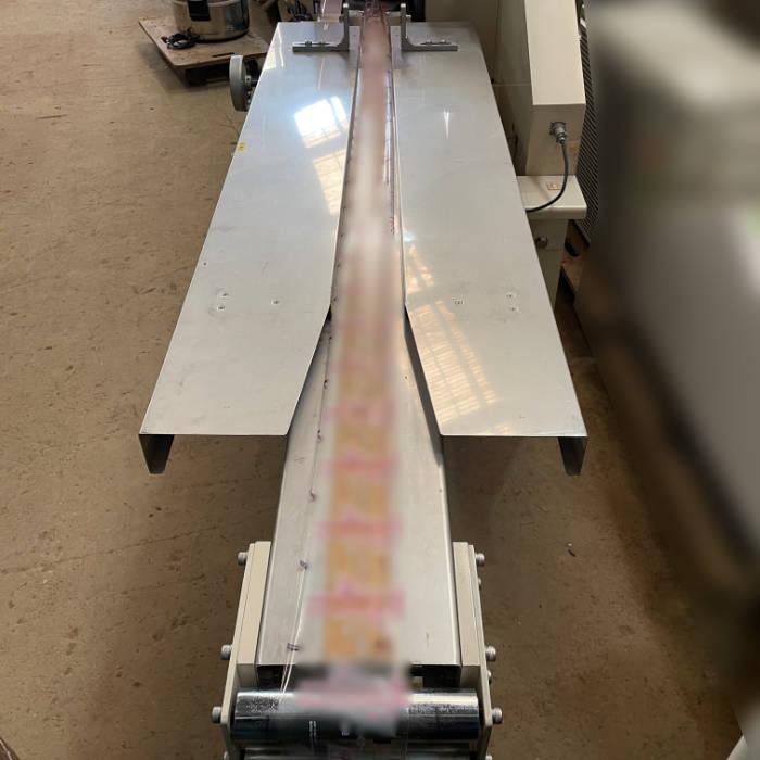 送料無料】直乗せ型横ピロー包装機 SP-8MC-2R 鈴木製作所 1998年 送料無料】直乗せ型横ピロー包装機 SP-8MC-2R 鈴木製作所 1998年
