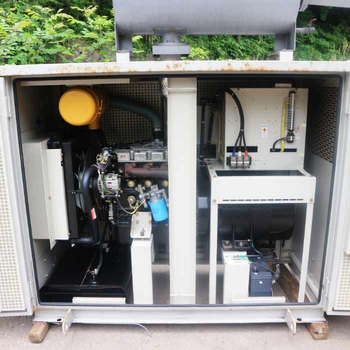 日立（HITACHI） 【送料無料】ディーゼルエンジン発電機 K2SDE-55H