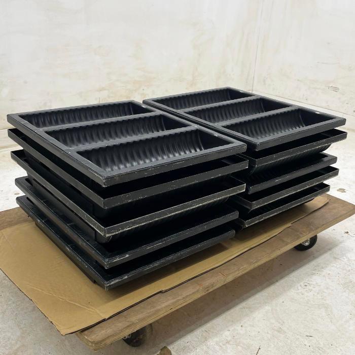 送料無料】波ラウンド3連丸食パン型 2018年 丸食パン型 ベーカリー