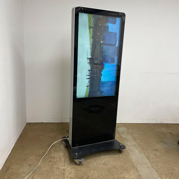 送料無料】デジタルサイネージ 2020年頃 電子看板 約幅730 奥行