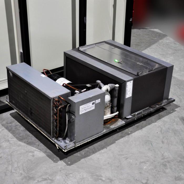 日立（HITACHI） 中古｜プレハブ冷凍庫 0.75坪 CS-N0075DP-F 大和冷機