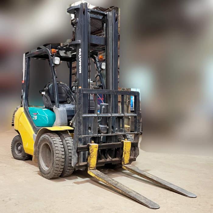 フォ−クリフト2.5t回転付 トヨタ 2.5t ガソリン車 3mマスト 回転フォーク LPガス併用車 02