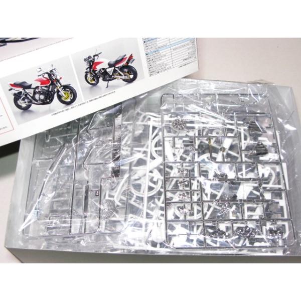 青島文化教材社 ホンダ NC31 CB400 SUPER FOUR 92 カスタムパーツ付