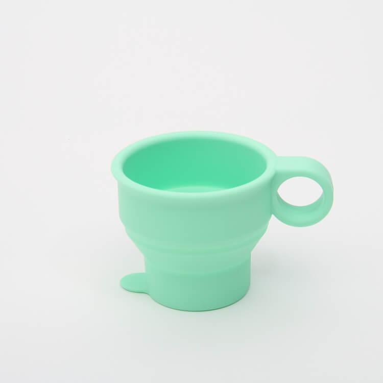 携帯用コップ シニアベーシック シリコーン製携帯ミニコップ シニアベーシック Ksl1 折りたたみ 折り畳み たためる シリコン コンパクト コップ カップ Z エランドショップ 通販 Yahoo ショッピング