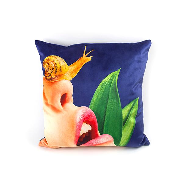 TOILETPAPER クッション 50ｘ50 SNAIL / 個性的 デザイン アート おしゃれ リビング インテリア / SELETTI セレッティ