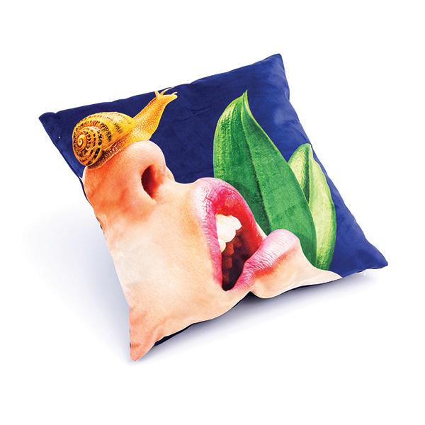 TOILETPAPER クッション 50ｘ50 SNAIL / 個性的 デザイン アート おしゃれ リビング インテリア / SELETTI セレッティの画像