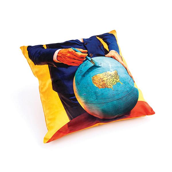 TOILETPAPER クッション 50ｘ50 GLOBE / 個性的 デザイン アート おしゃれ リビング インテリア / SELETTI セレッティの画像