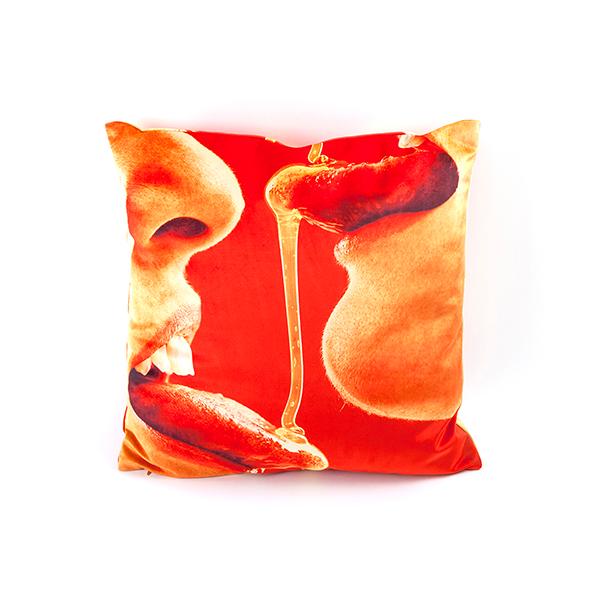 TOILETPAPER クッション 50ｘ50 HONEY / 個性的 デザイン アート おしゃれ リビング インテリア / SELETTI セレッティの画像