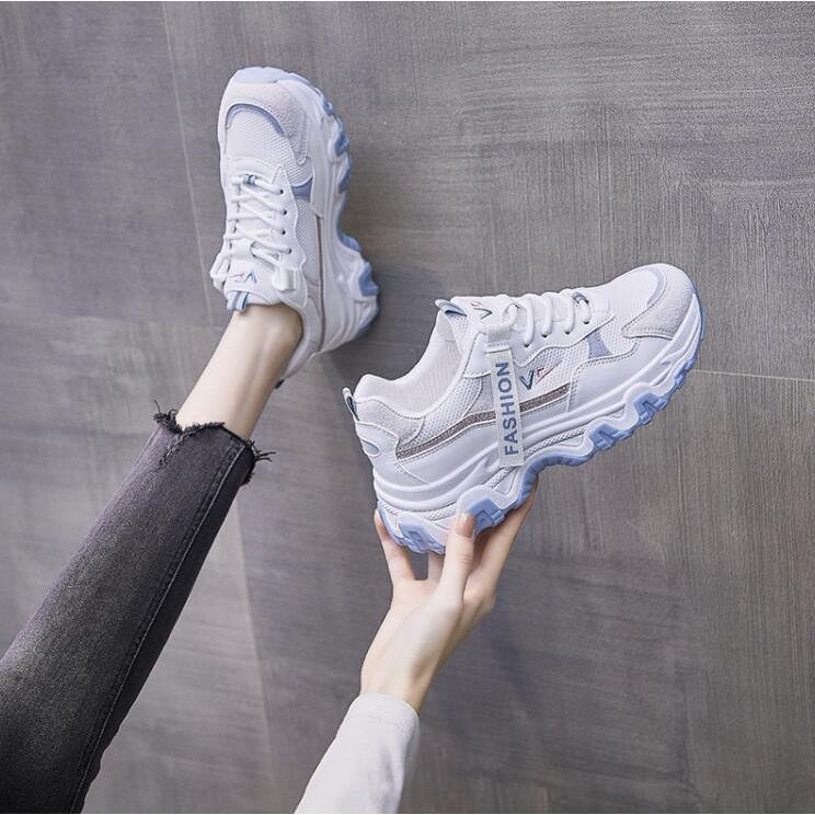 スニーカー レディース 白 おしゃれ 40代 30代 厚底 5cm身長UP 疲れ