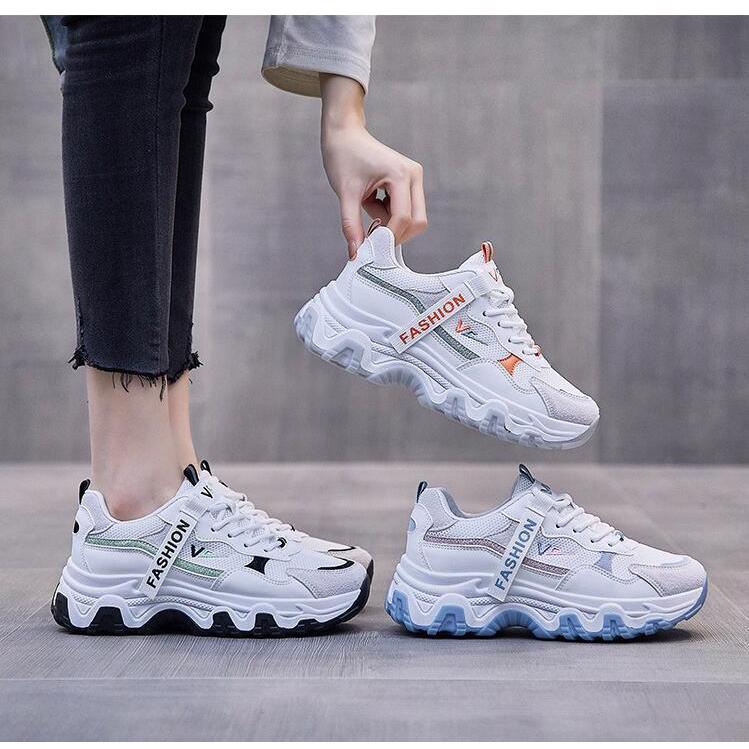 スニーカー レディース 白 おしゃれ 40代 30代 厚底 5cm身長UP 疲れ