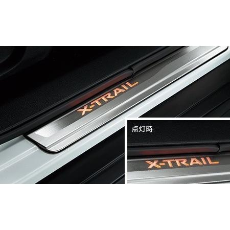 日産 エクストレイル[X-TRAIL] T32 後期：純正 キッキングプレート/LED