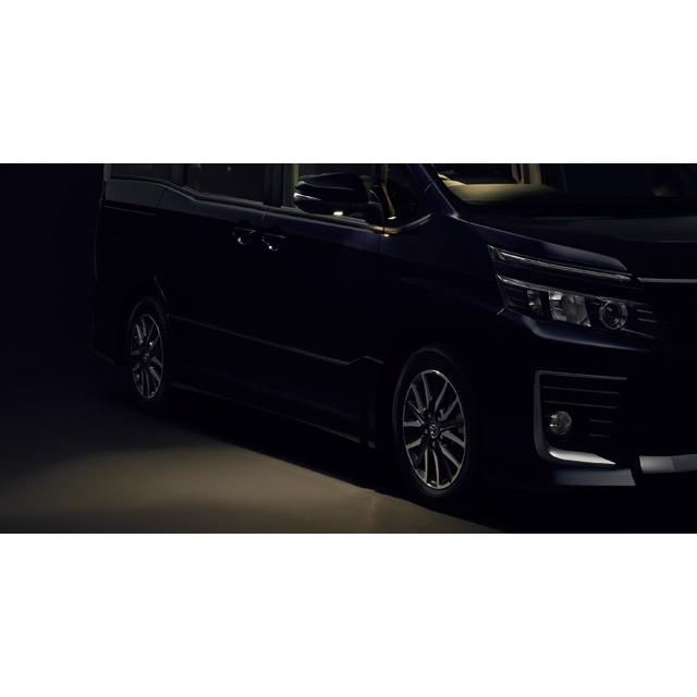 トヨタ（TOYOTA） ヴォクシー80系 前期：純正 ウェルカムライト（運転