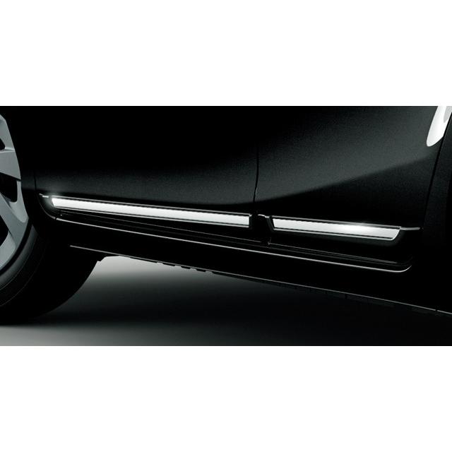 トヨタ（TOYOTA） アクア 10系 4型：純正 サイドガーニッシュ（メッキ