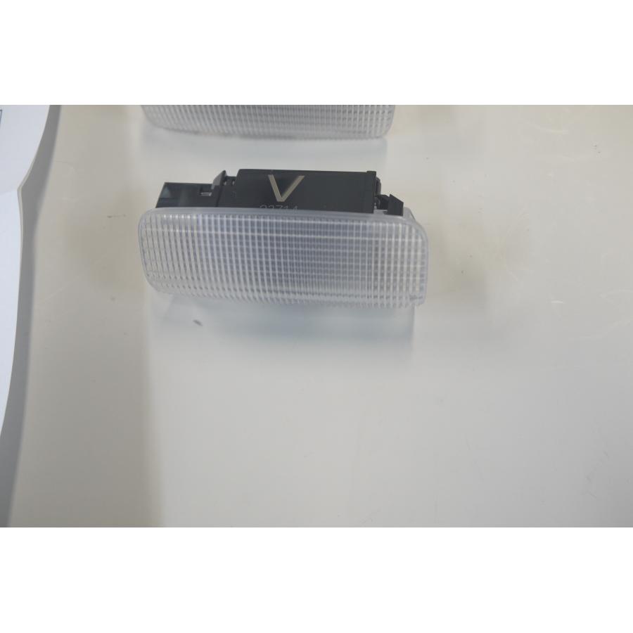 クラウン 220系：純正 プロジェクションカーテシイルミ(廃盤