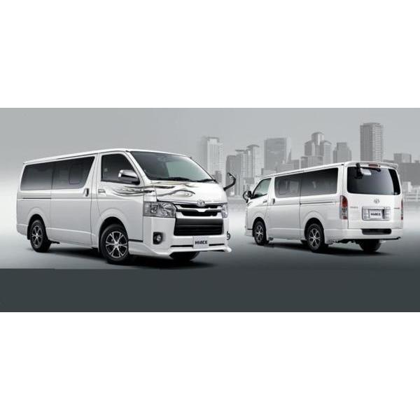 未使用トヨタ ハイエース純正 リヤライセンスガーニッシュ ハイエース ハイエースバン200系 2,3,4型：純正 リヤライセンス