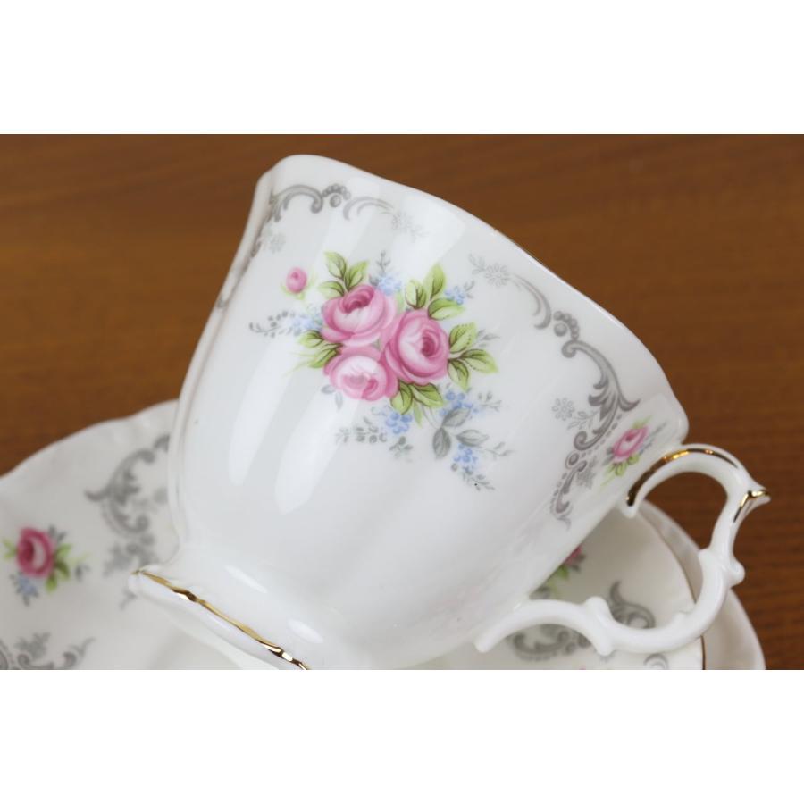 Royal Albert ロイヤルアルバート トランキュリティ トリオ カップ