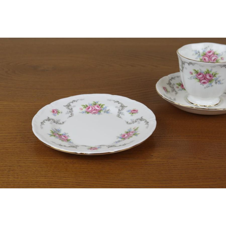 Royal Albert ロイヤルアルバート トランキュリティ トリオ カップ