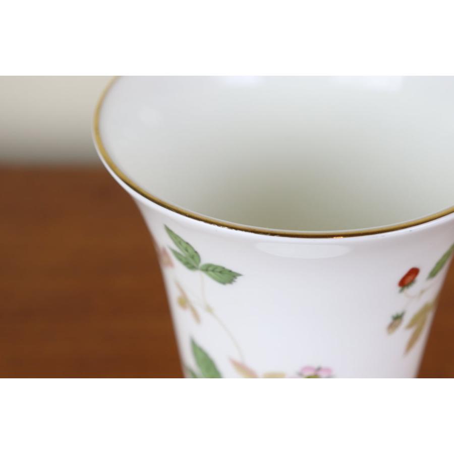 ウェッジウッド ワイルドストロベリー 花瓶 フラワーベース WEDGWOOD
