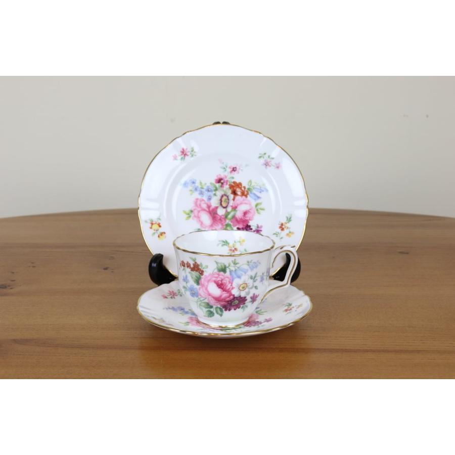 クラウンスタッフォードシャー　トリオ　カップ　プレート　ケーキ皿　ヴィンテージ クラウンスタッフォードシャー イングランドブーケ トリオ カップ