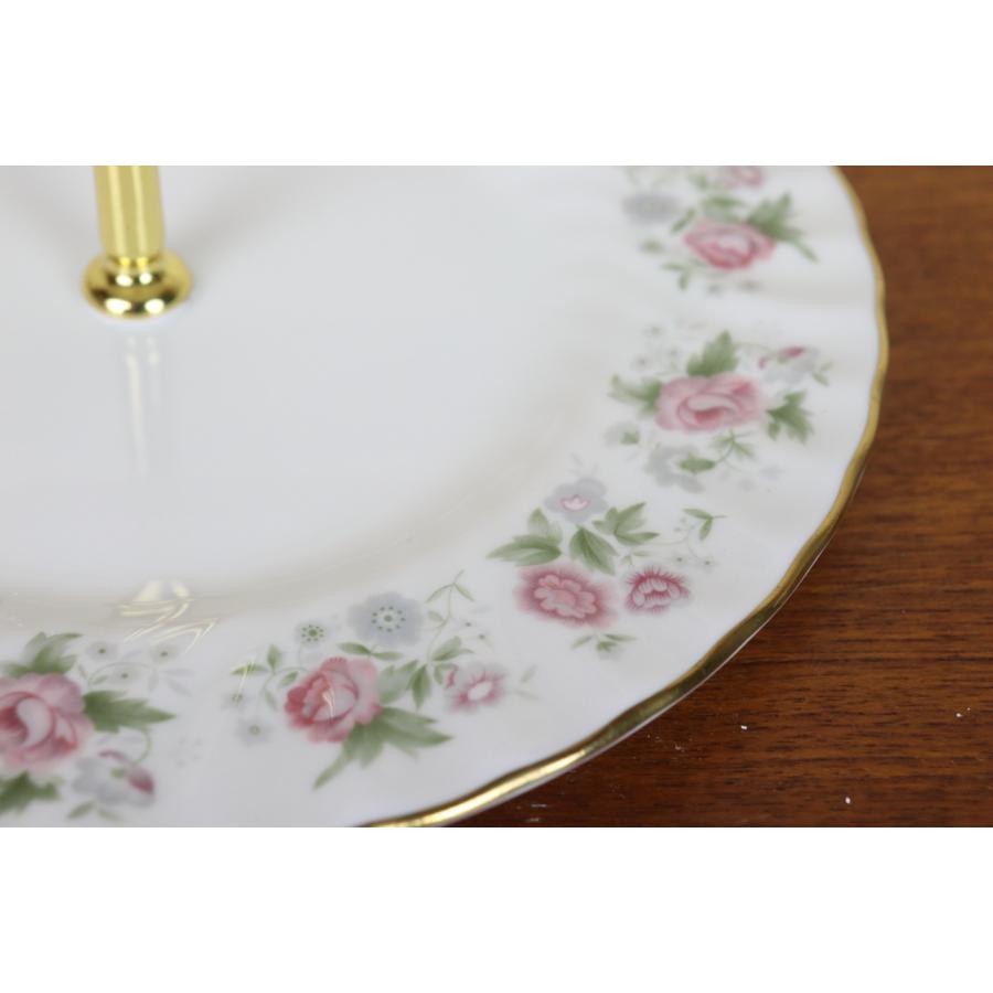 ミントンケーキスタンド二段新品未使用箱入りアフタヌーンティー薔薇　オススメ美品 MINTON（ミントン） スプリングブーケ 2段ケーキスタンド アフタヌーン