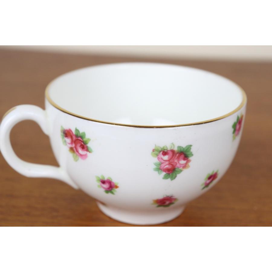 ROYAL DOULTON（ロイヤルドルトン） デュオ カップ＆ソーサー 薔薇