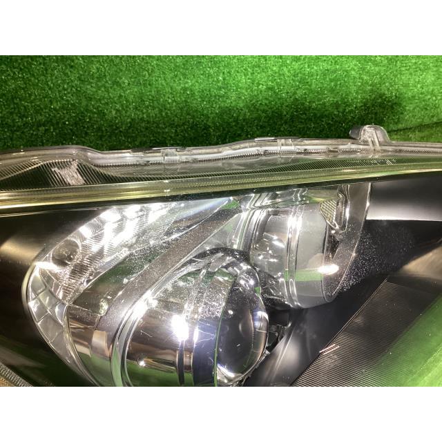 アクア DAA-NHP10 右ヘッドランプASSY スタンダード  ~26/12  52-247 81110-52E90の画像
