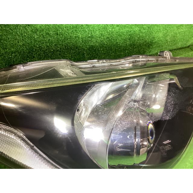 アクア DAA-NHP10 右ヘッドランプASSY スタンダード  ~26/12  52-247 81110-52E90の画像