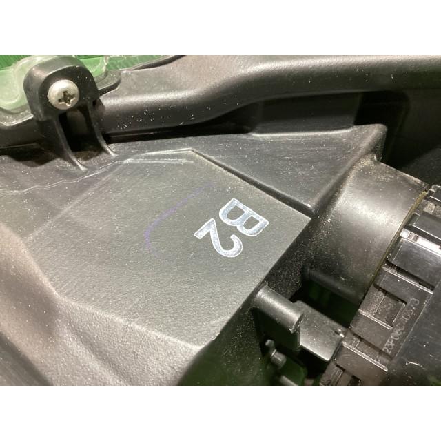 ヤリスクロス 6AA-MXPJ10 右ヘッドランプASSY G  ※R2/8~  52-325 81110-52N21の画像