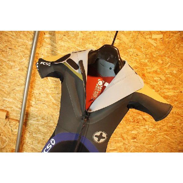 FCS：エフシーエス ショートスリーブ スプリングスーツ BK/GD ★メンズ・ウェットスーツ |  | 02