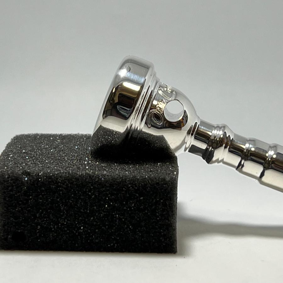 Monster Oil trumpet mouthpiece Lube Master Clocker Monster Oil trumpet mouthpiece Lube Master Clocker