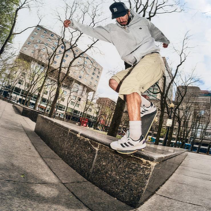 adidas（アディダス） スニーカー テッキラカップ スケートシューズ