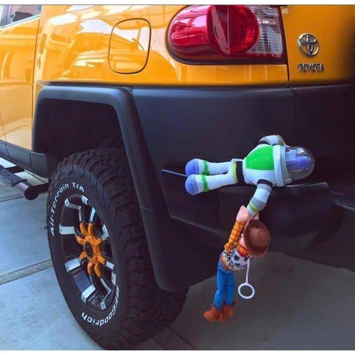 トイストーリー　車ぶら下がり人形　ウッディー&amp;バズ&amp;ジェシー　超激レア商品！ Amazon.co.jp: トイストーリー 車ぶら下がり人形♪ ウッディー