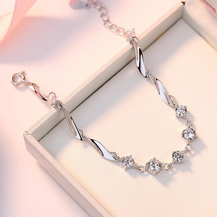 ブレスレット レディース ダイヤ 豪華5粒 プラチナコーティング シルバー925 重ね付け ギフト 人気 女性 ホワイトデーお返しの画像