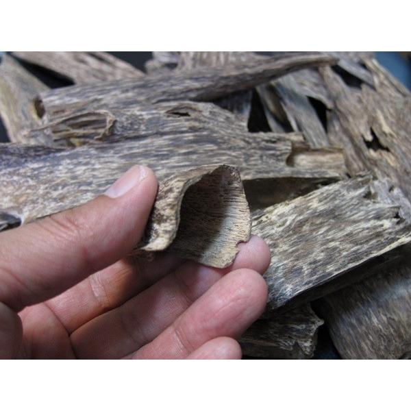 ベトナム産高級栽培沈香【中高ランク】1000g(1kg)量り売り 沈香 ベトナム産高級栽培沈香【中高ランク】1000g(1kg)量り売り 沈香