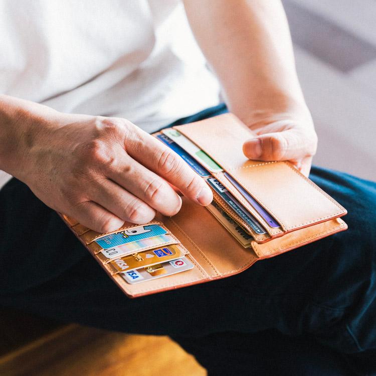 爆買い 長財布 メンズ 二つ折り財布 本革 イタリアンレザー 角マチ イタリアキャピタルレザー ブランド 男性 小銭入れ 牛革 レザー 春財布 バレンタイン Aynaelda Com