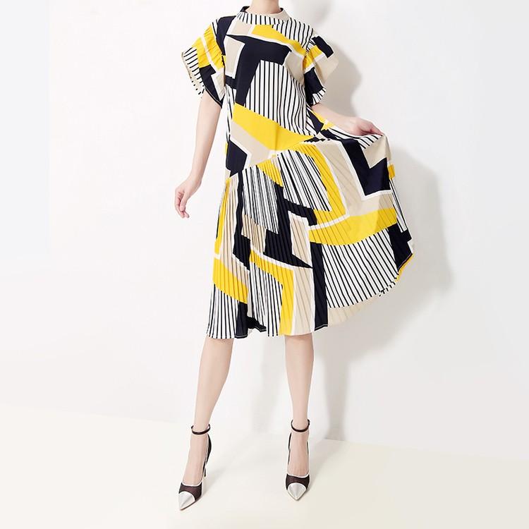 ワンピース 安い 可愛い ドレス モダン 大人カジュアル オトナ女子 綺麗め お洒落 Aライン プリーツ フリル 膝丈 半袖 幾何学模様 柄物 Yasu リラークショップ 通販 Yahoo ショッピング