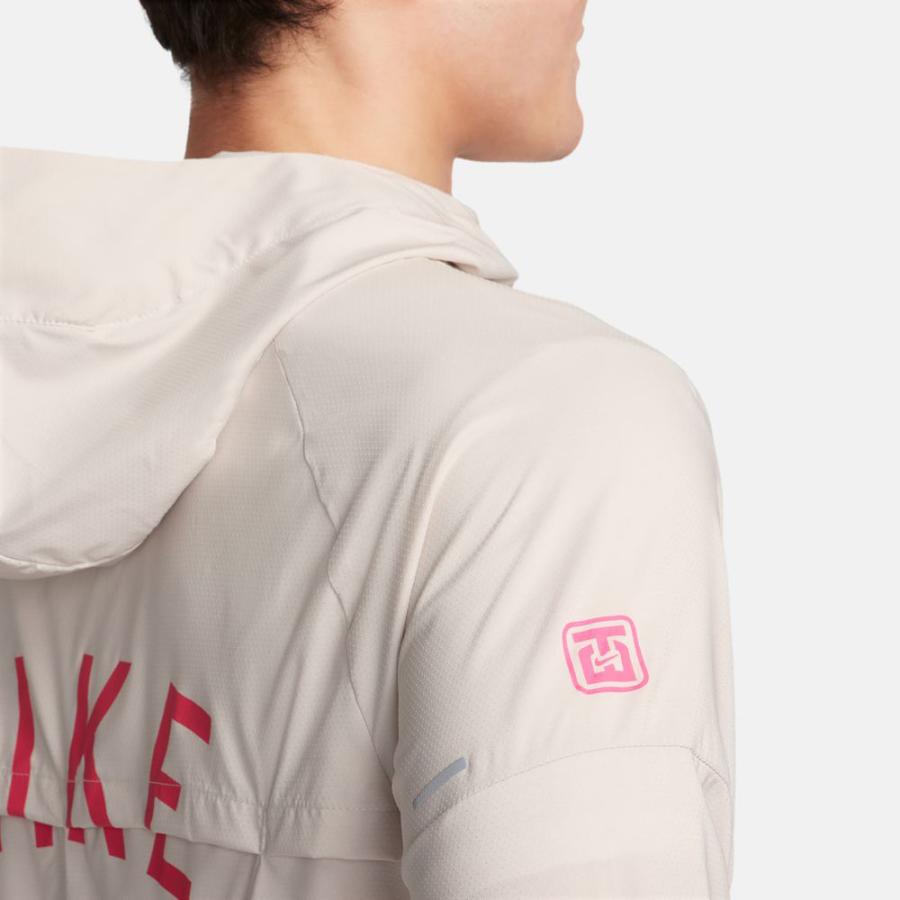 ナイキ NIKE UV レペル ウィンドランナー フーディ ジャケット FQ8017 072 ライトボーン/レッド/ピンク メンズ ランニング アウター ウインドブレーカーの画像