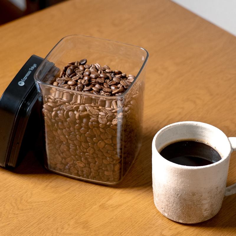 Espresso Tokyo コーヒーキャニスター ネオ 真空保存容器 ボタンを押す
