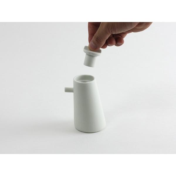 【2016/】 SF/014 醤油さし（ホワイト) 有田焼 食器 ニーゼロイチロク 藤代成貴 28513 |  | 07