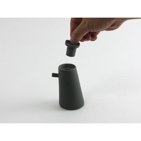 【2016/】 SF/015 醤油さし（グレー) 有田焼 食器 ニーゼロイチロク 藤代成貴 28514 |  | 07