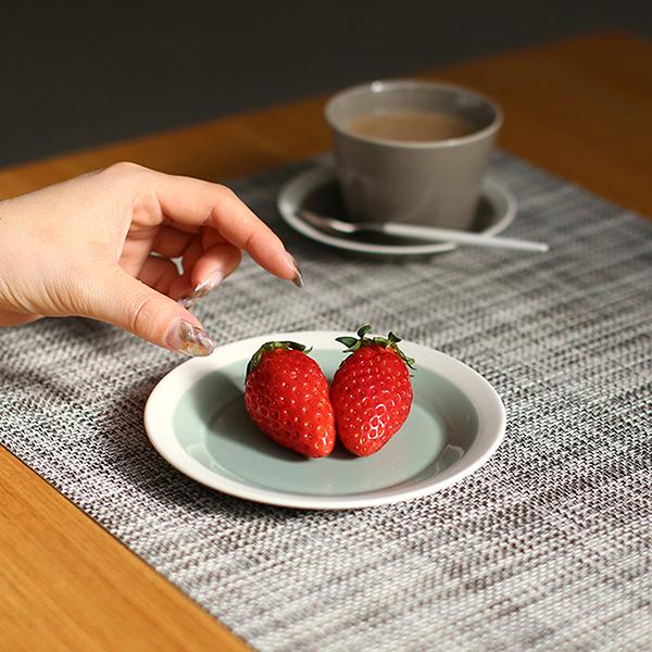 木村硝子店×yumiko iihoshi porcelainDishes 110plate (pistachio green)イイホシユミコ プレート i-30942 | yumiko iihoshi porcelain(キッチン)