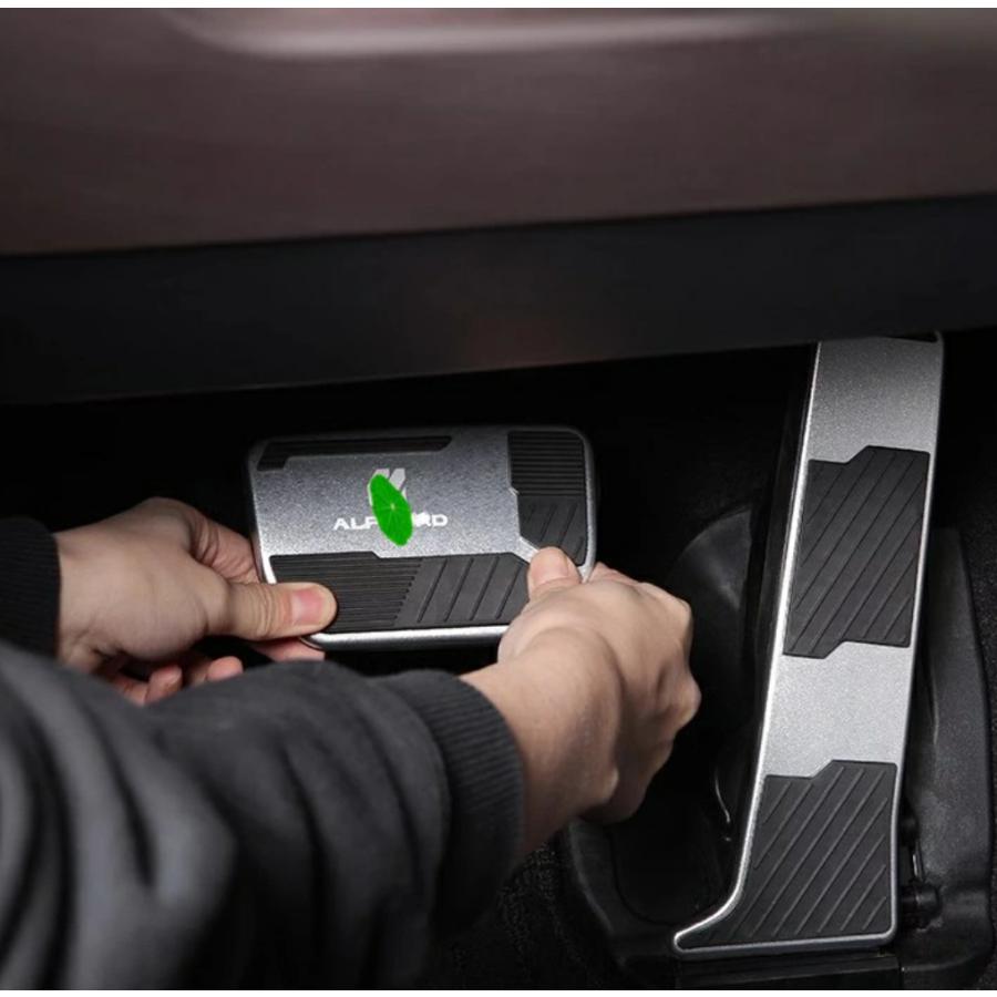 トヨタ・アルファード/ヴェルファイア 40系 用 スポーツ ペダル アクセル/ブレーキ カバー パーツ アルミ合金製 防キズ 防汚れ 滑り止め 2P 2色選択