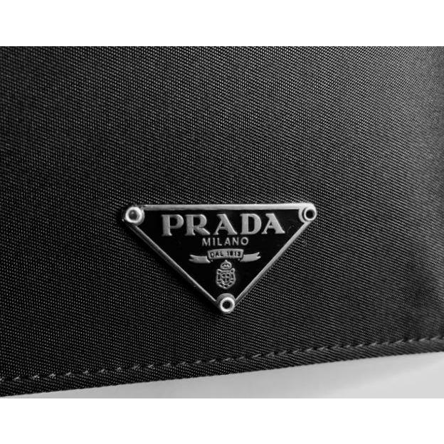 PRADA プラダ 財布 M690X 日本未発売 特別限定品 復刻版 フラップ