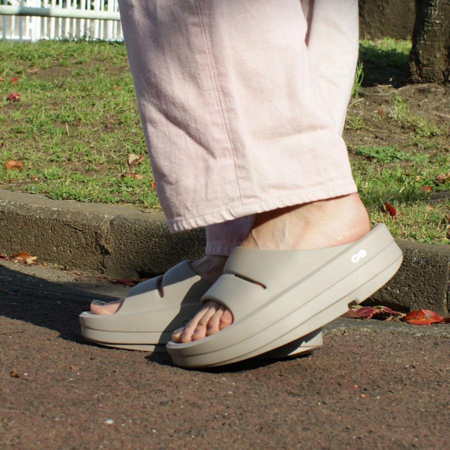 (新品未使用)oofos oomega 24cm ウーフォス OOFOS [期間限定ポイント15倍！] 新品 ウーフォス OOmega OOahh