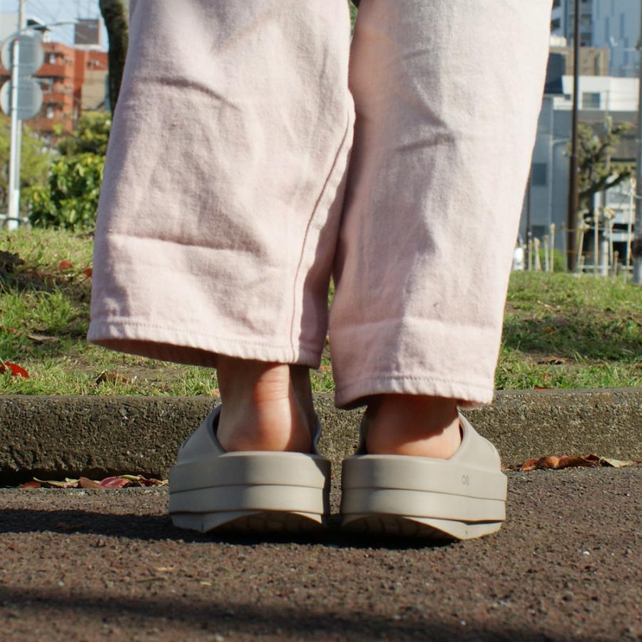 OOFOS（ウーフォス） [期間限定ポイント15倍！] 新品 OOFOS OOmega