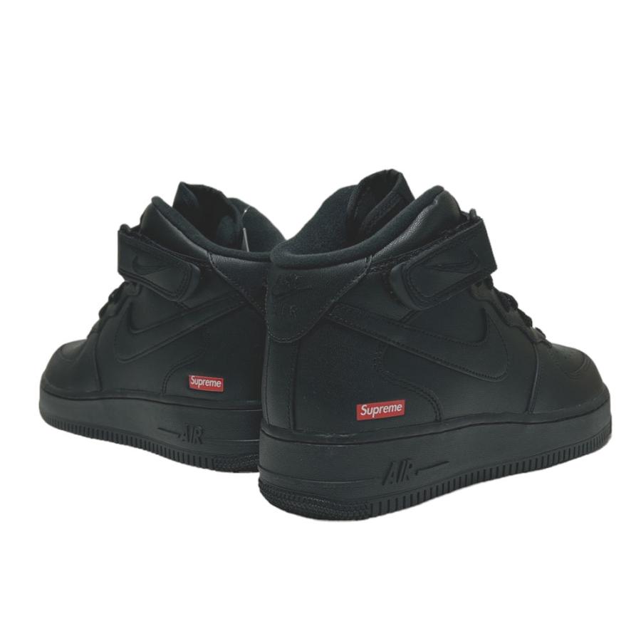 supreme スニーカー シュプリーム x ナイキがレトロスニーカーを炎のグラフィックで