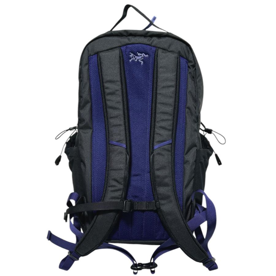 新品　ARC'TERYX mantis２６ リュック カーキwildwood Shop Mantis 26 Backpack S25 - Black X - One Size | Bivouac