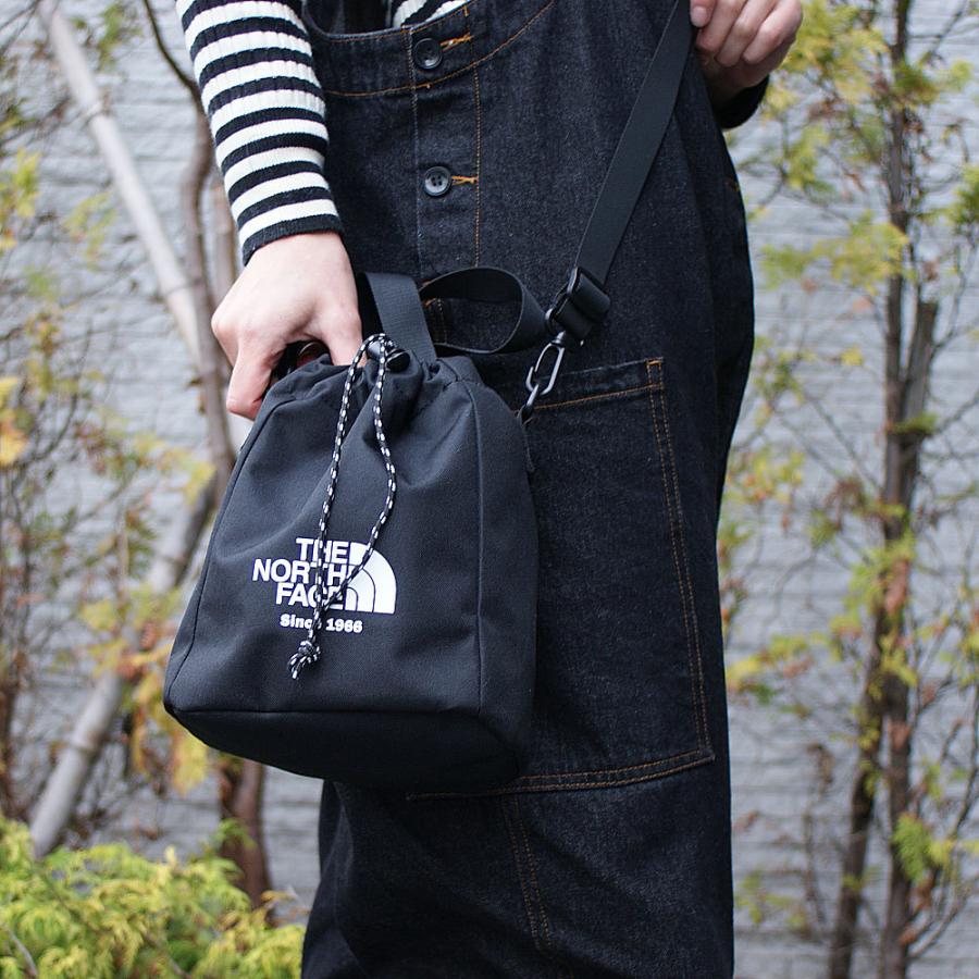 新品 ザ ノースフェイス ホワイトレーベル THE NORTH FACE WHITE LABEL WL BUCKET BAG MINI バケットバッグ かごバッグ BLACK ブラック 999006668011 グッズ :821122308:essense - 通販 - Yahoo!ショッピング 新品 ザ ノースフェイス ホワイトレーベル THE NORTH FACE WHITE LABEL WL BUCKET BAG MINI バケットバッグ かごバッグ BLACK ブラック 999006668011 グッズ :821122308:essense - 通販 - Yahoo!ショッピング